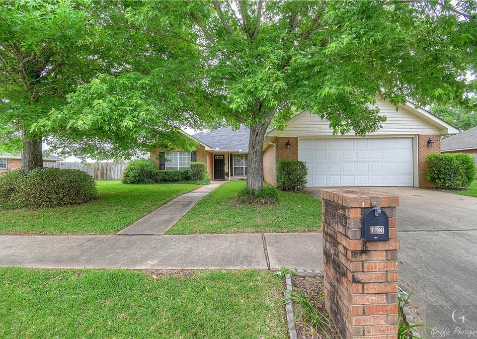 1st image of 123 Chinquapin Pl