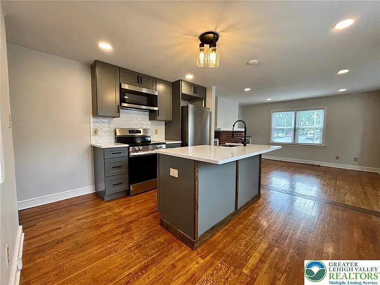 1342 N New St — Photo 4