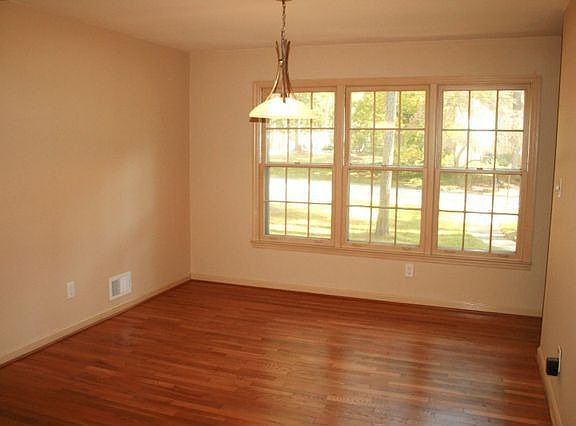 2nd image of 1395 Drayton Woods Dr