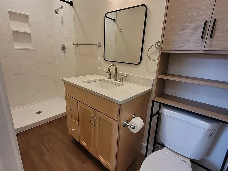 21 E Maple St — Photo 5