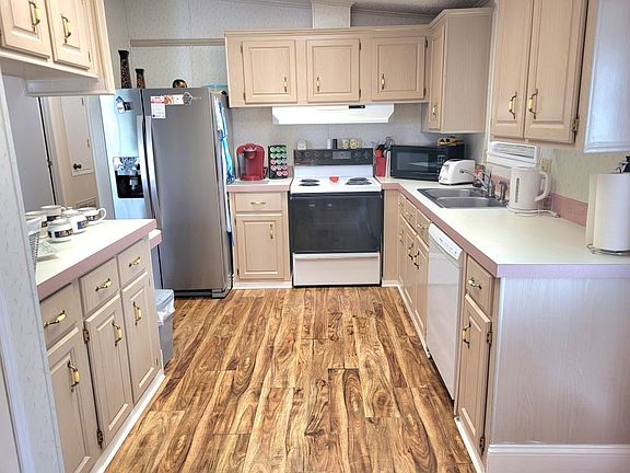 4th image of 6400 Jessup Dr #421