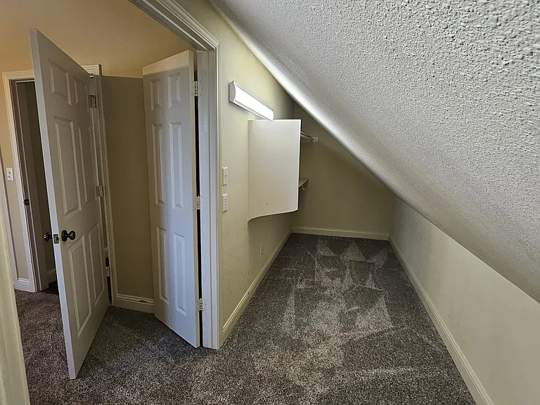 2505 Cambridge Dr — Photo 14