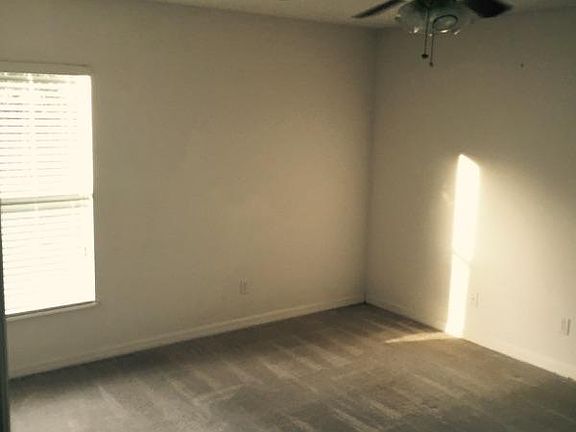 4th image of 2378 Barons Ct
