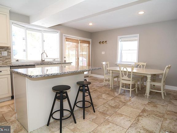 4th image of 1106 New Jersey Ave