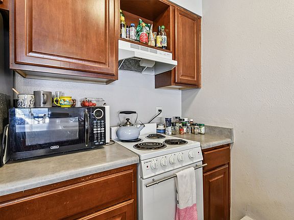 5th image of 1065 University Ave #1-109