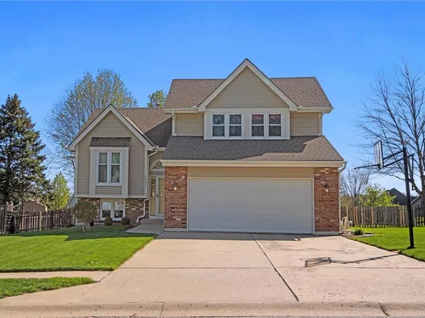 8025 N Flora Ave, Kansas City, MO 64118