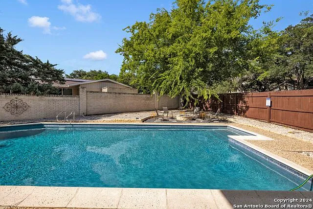 103 Shalimar Dr — Photo 45