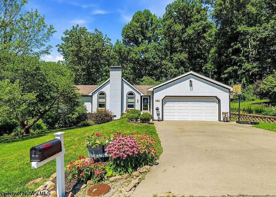 1st image of 83 Oak Ridge Dr