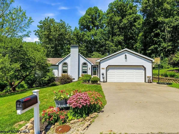83 Oak Ridge Dr, Mount Clare, WV 26408