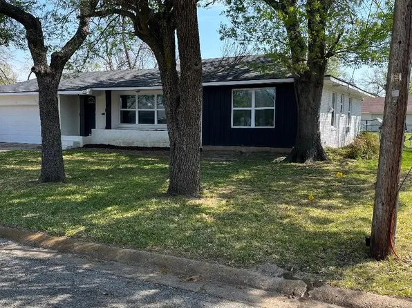 1204 Park Ave, Bonham, TX 75418