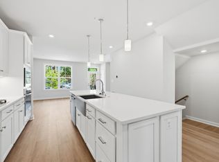 756 S Greenbrier St, Arlington, VA 22204