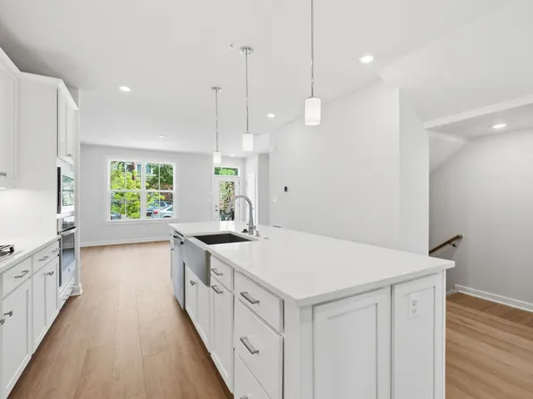 756 S Greenbrier St, Arlington, VA 22204