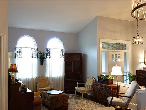 3rd image of 203 Knights Bridge Pl