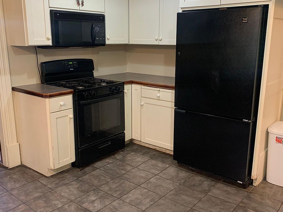 Kitchen cabinets and stove