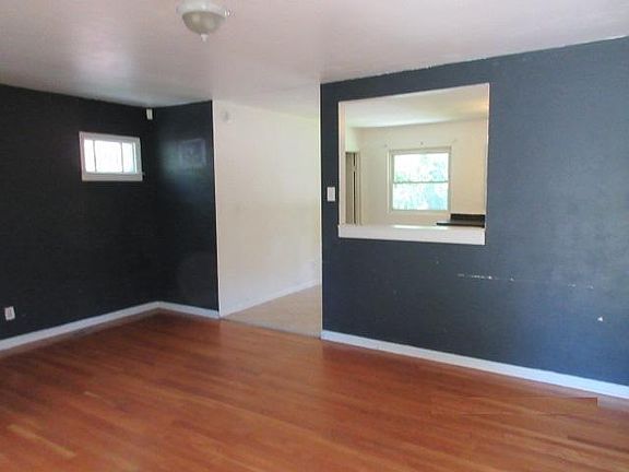 3rd image of 3000 Glendale Ave