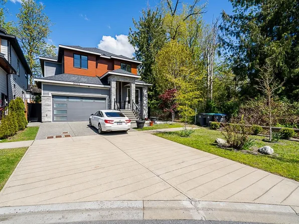 15699 77b Ave, Surrey, BC V3S 3P9