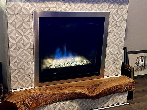 Living room gas fireplace 