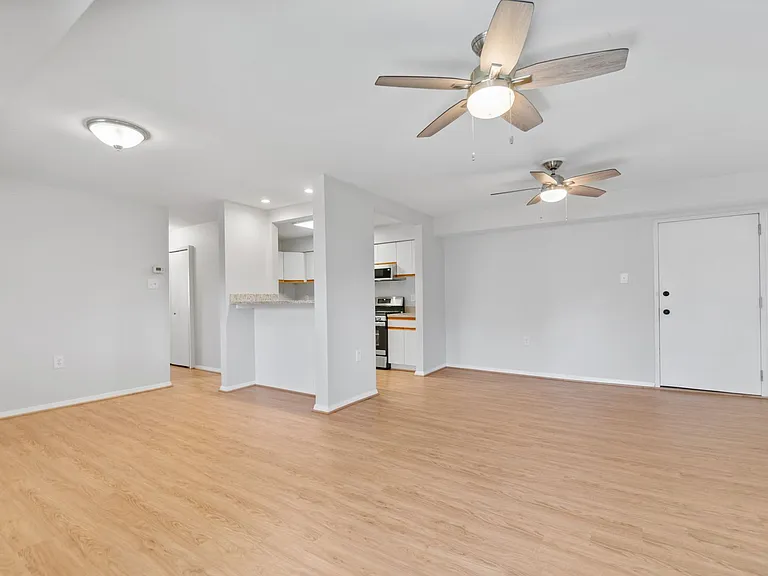 208 Victor Pkwy #A — Photo 3