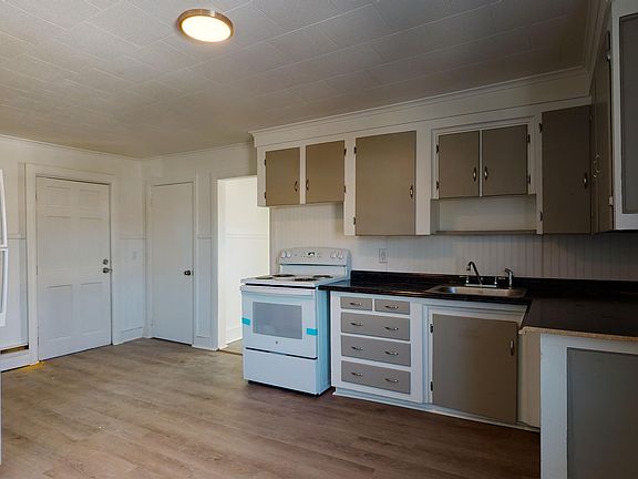 2nd image of 5 Church St APT D
