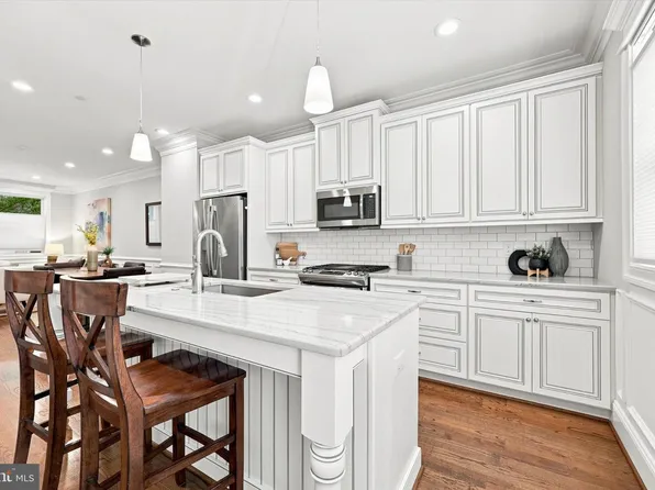 2138 Kater St, Philadelphia, PA 19146