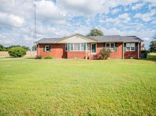 32 Lowery Ln, Trenton, TN 38382
