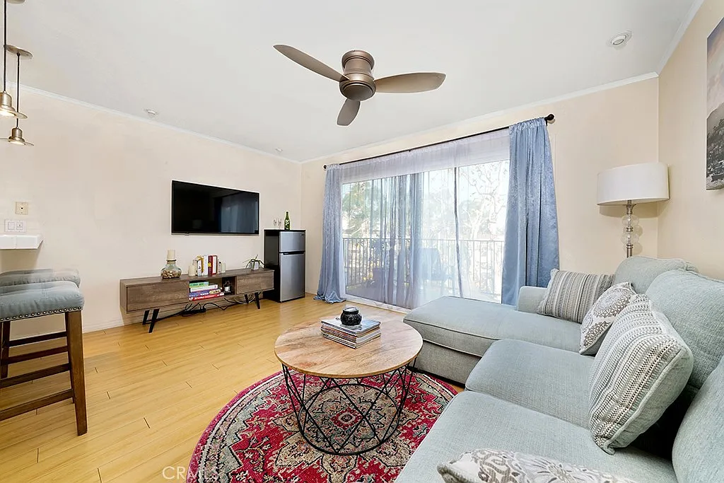Studio, 465 sqft, $2,650 — Photo 3