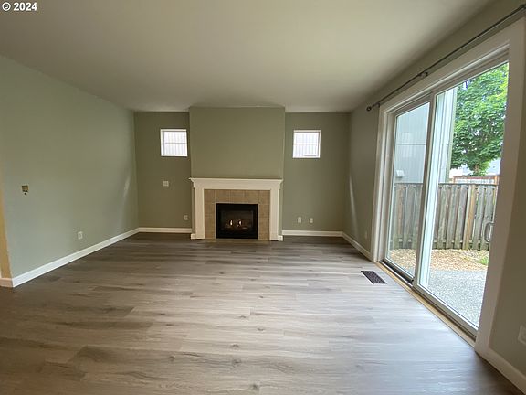 3rd image of 4312 NE 55th Pl