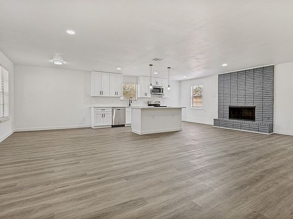 5th image of 2106 Benjamin Rd