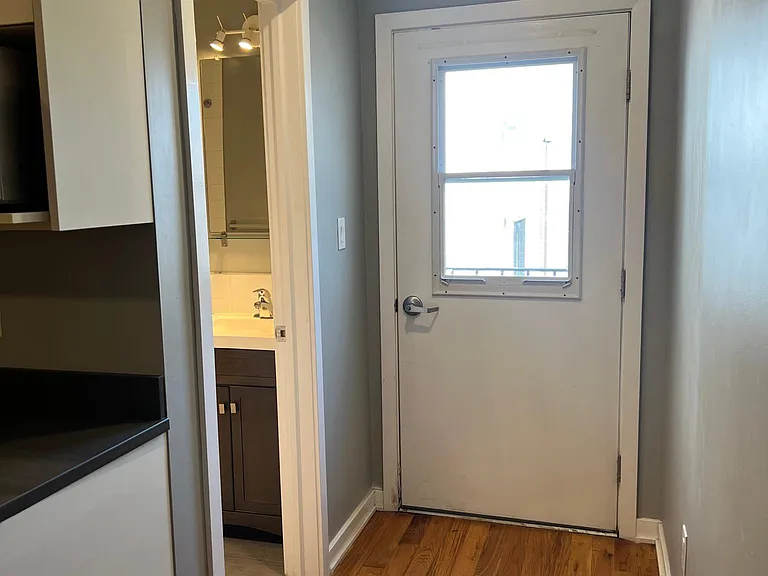 535 N Budd St #E3 — Photo 14