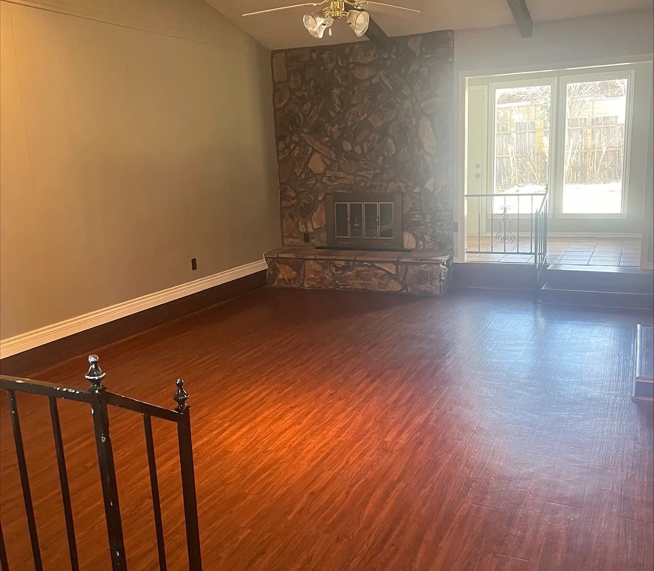 4 bed, 2349 sqft, $2,500 — Photo 4