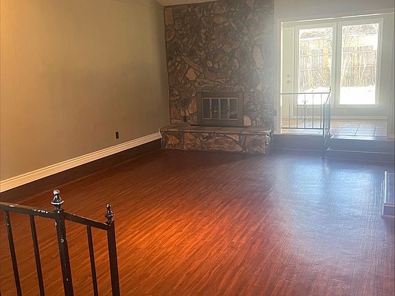 4th image of 3012 Barrington Ct