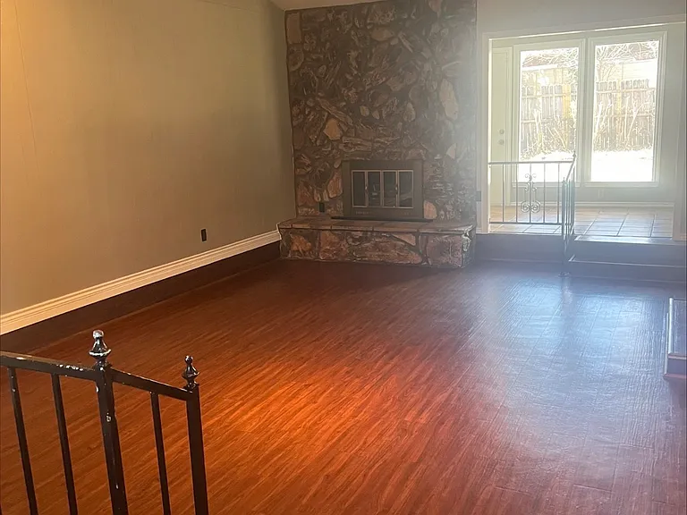 3012 Barrington Ct — Photo 4