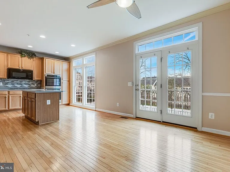 43809 Water Bay Ter — Photo 2