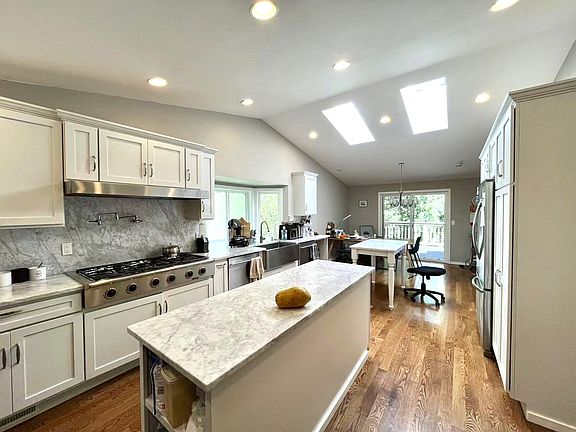 2nd image of 160 129th Ave NE