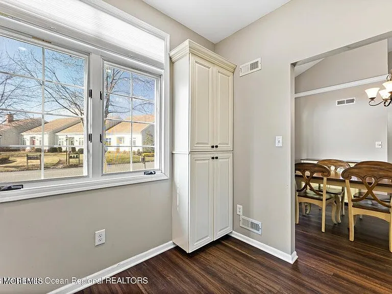48 Rutland Ln — Photo 6