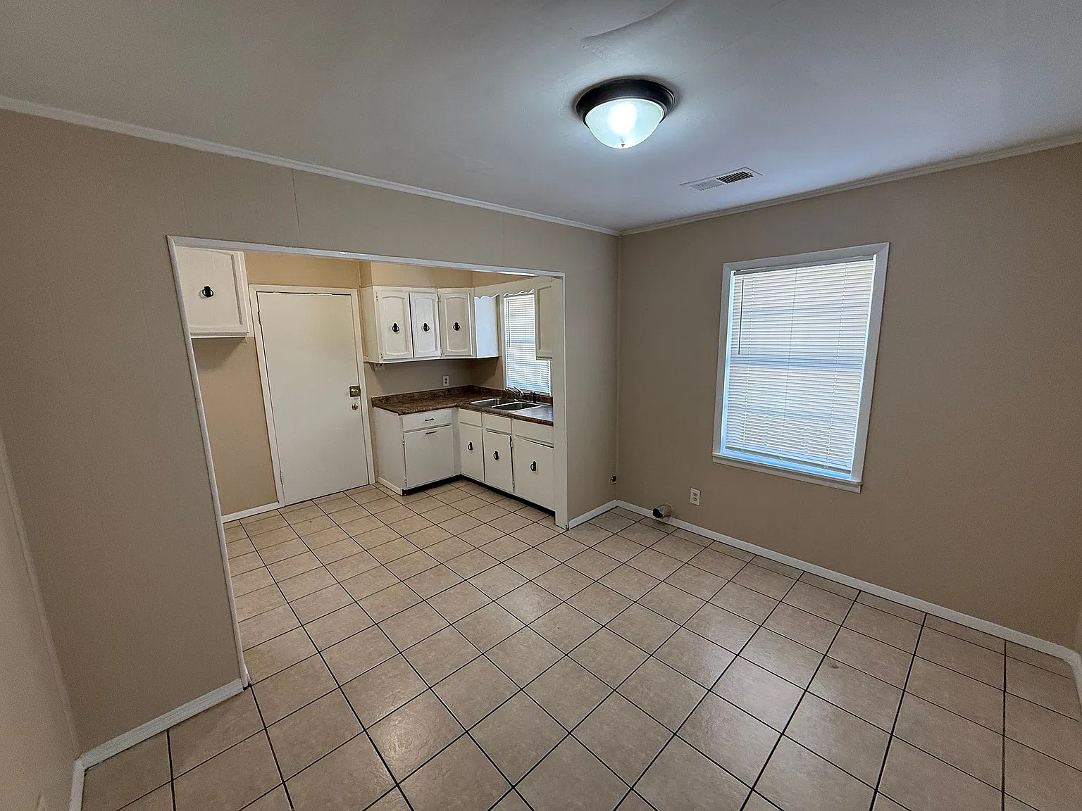 1137 Carrolton Rd — Photo 2