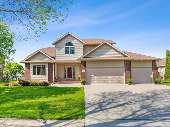 5126 Rose Creek Pkwy S, Fargo, ND 58104
