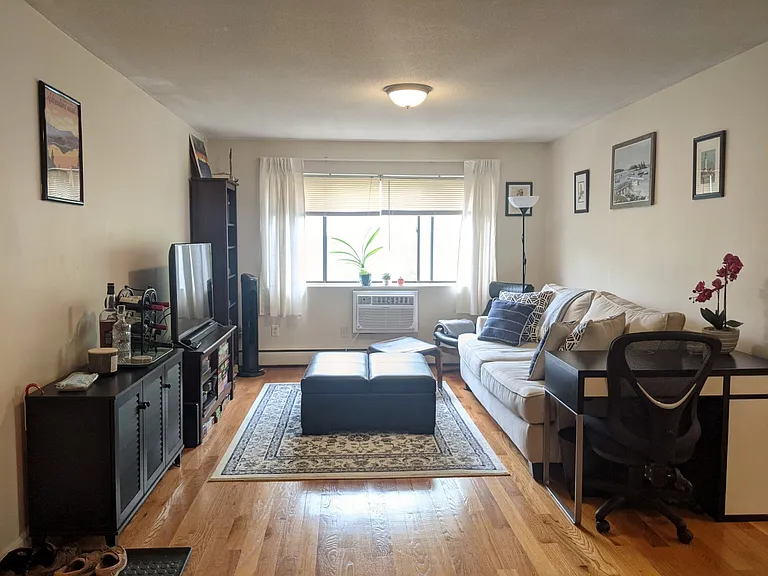 12 Cameron Ave #11 — Photo 2