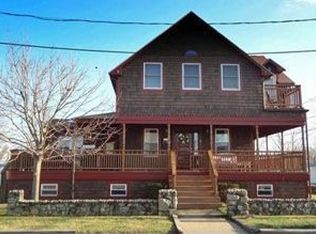 2 H St, Hull, MA 02045