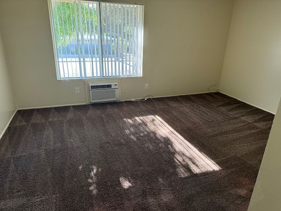 1st image of 901 Palmbrook Dr #17
