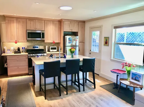 229 A St, Redwood City, CA 94063