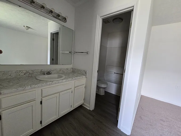 1521 Kara Ct — Photo 15