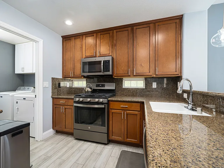 52210 Rosewood Ln — Photo 14