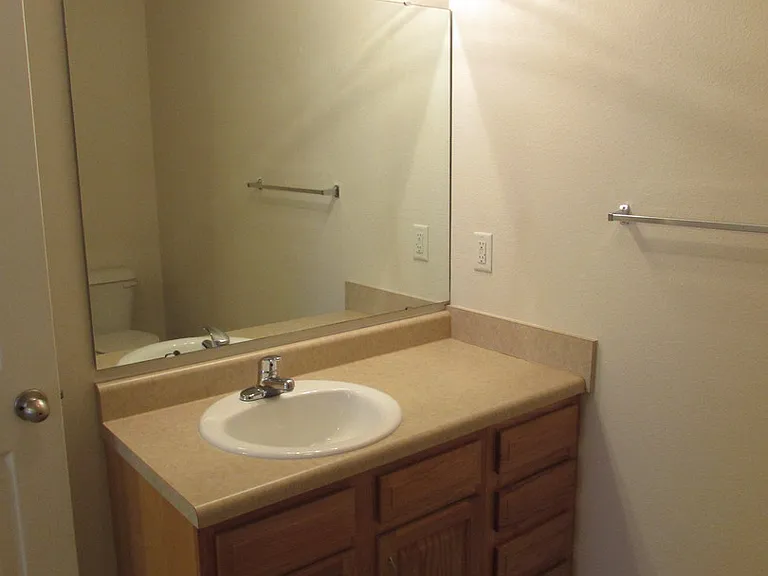 126 Andrews Dr — Photo 23