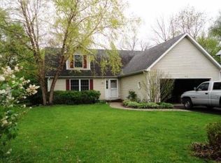 5 Hellios Ct, Fox Lake, IL 60020