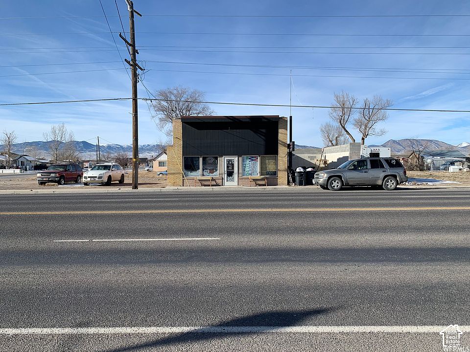 1st image of 125 Main St