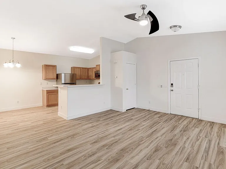 2052 Quarry Ridge St #201 — Photo 3