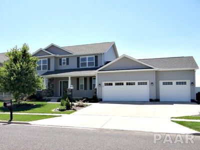 608 Grandyle Dr, Washington, IL, 61571