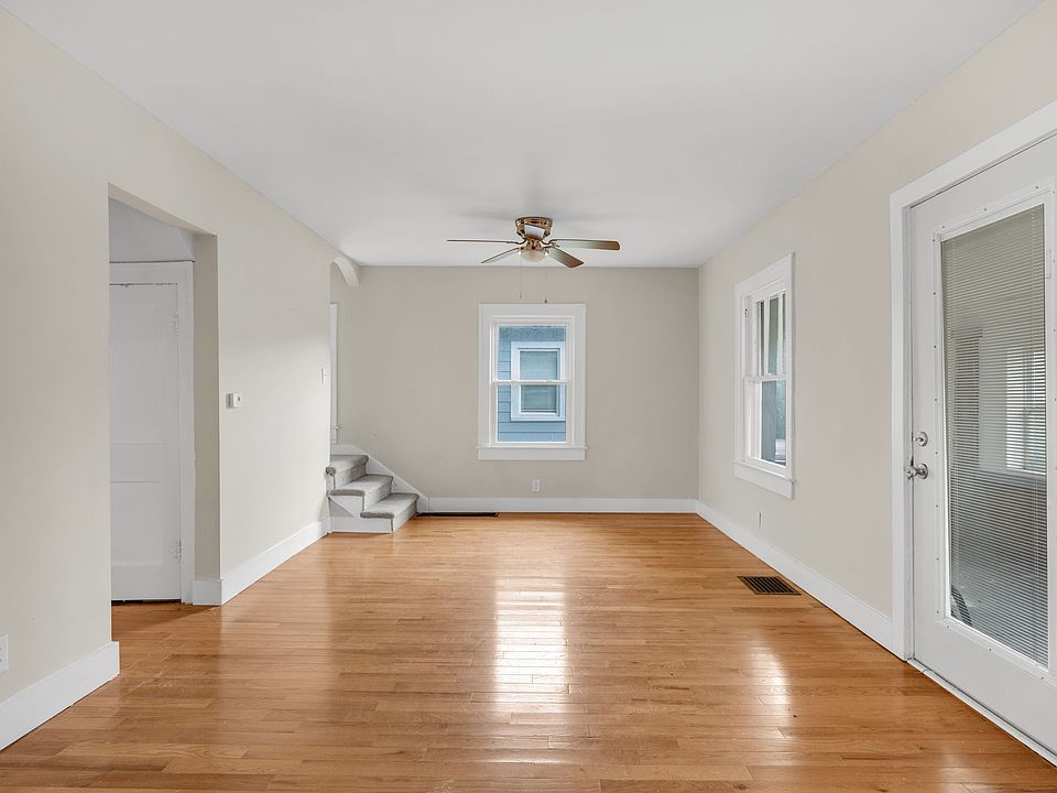 Spacious living room!