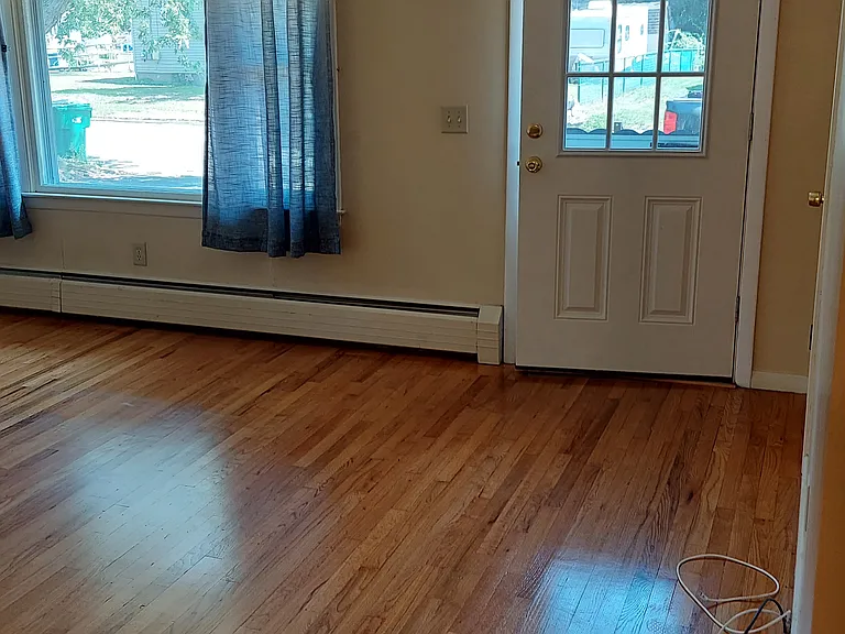 105 Hanover St — Photo 19